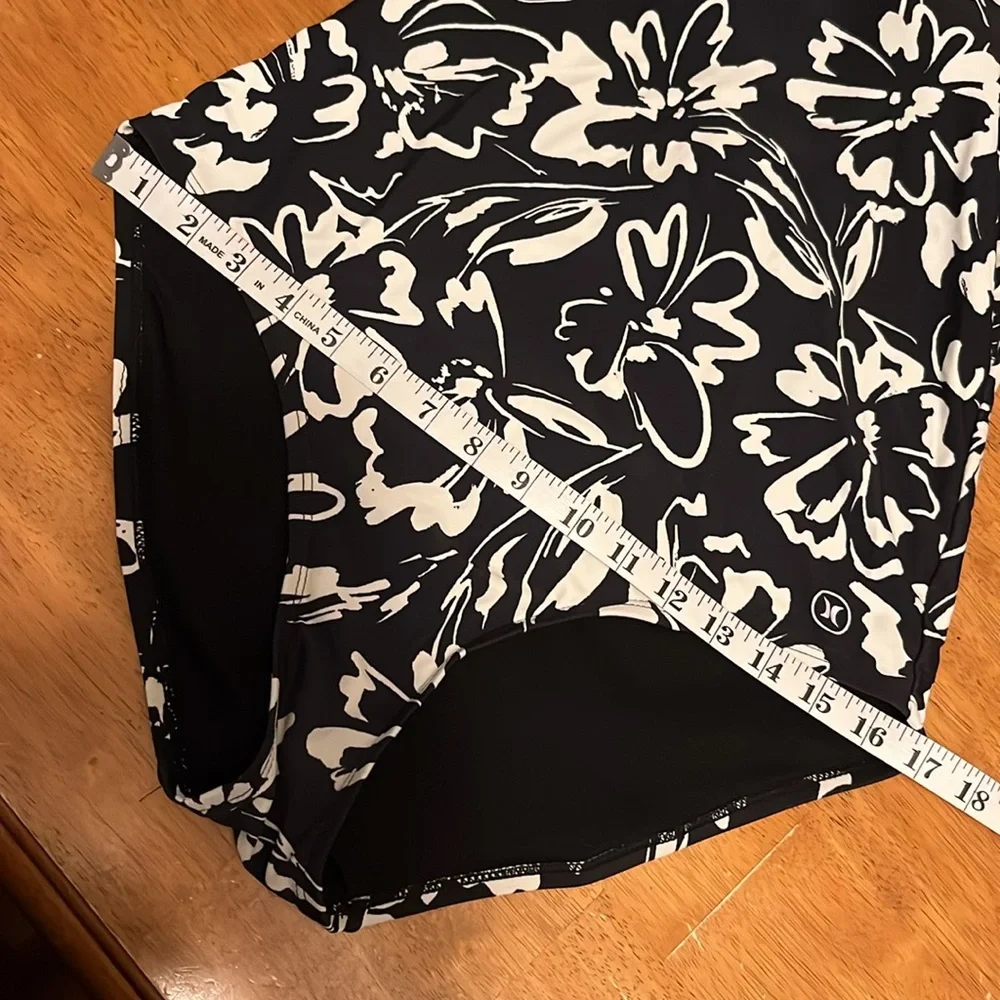 Hurley One Piece Swimsuit Ink Fresco Floral Black and White Womens Medium